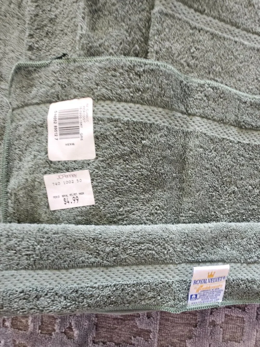 NEW SET OF 10 ROYAL VELVET SAGE GREEN TOWELS AND 2 AVANTI SAGE GREEN PALM TOWELS